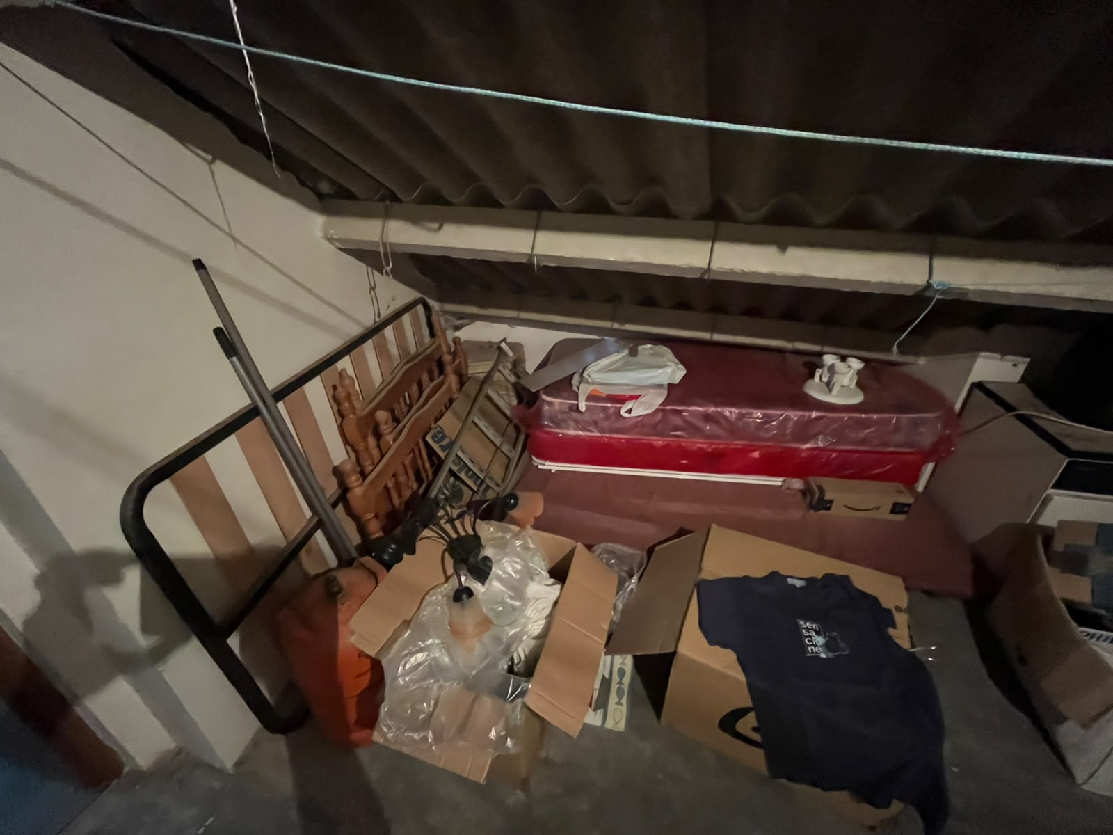 Vaciado de trastero en Vigo — mobiliario y cajas